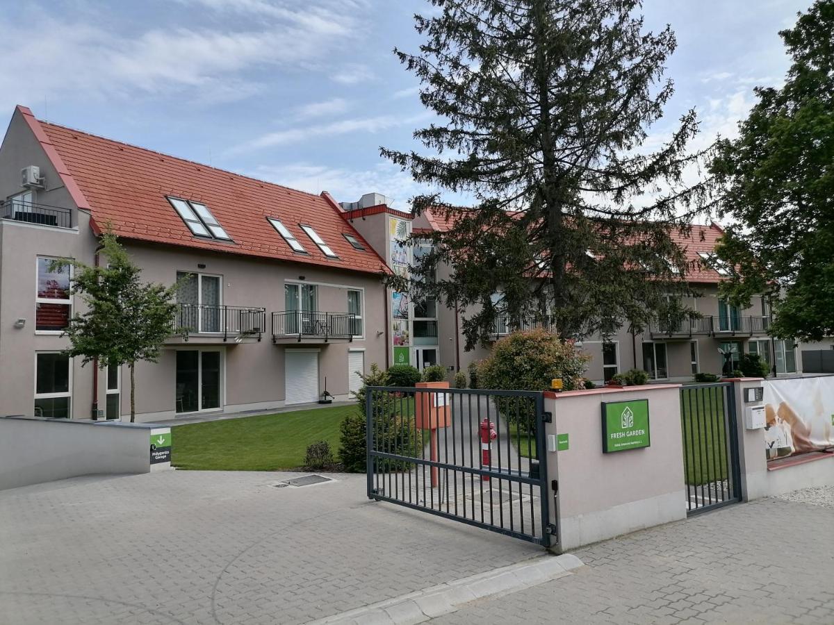 Kapitany Apartman Appartement Siófok Buitenkant foto
